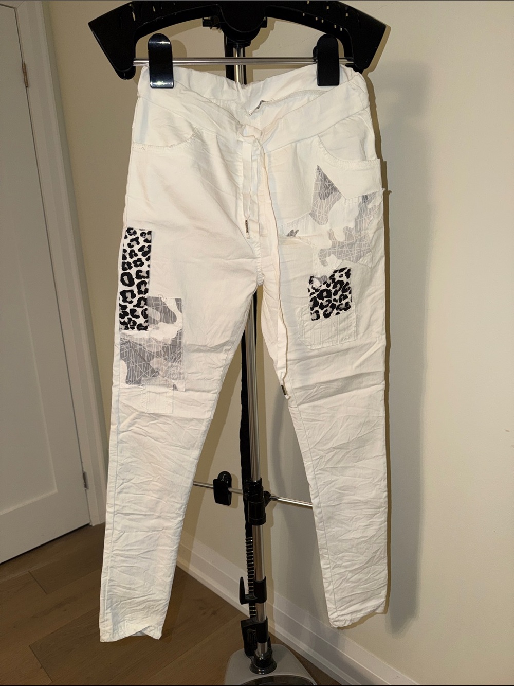 Eve White Patchwork Slim Straight Jeans with Drawstring Waist